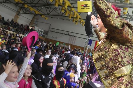 OTROŠKA MAŠKARADA 12 FOTO LJUBO VUKELIČ